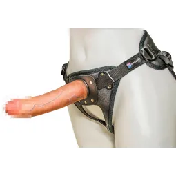 ФАЛЛОИМИТАТОР НА ТРУСИКАХ "HARNESS" L 180 мм, D 40 мм