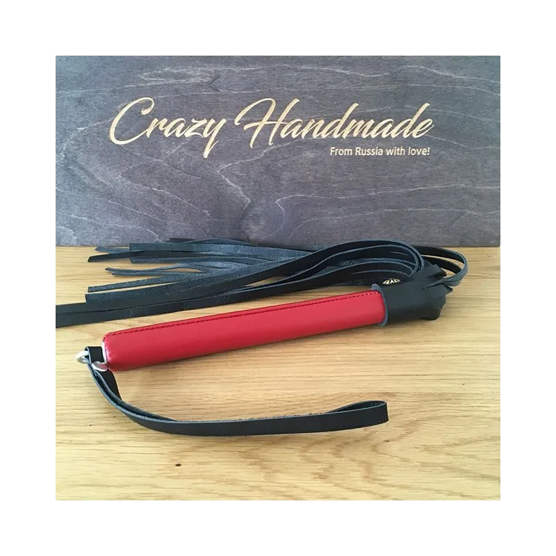 Плеть черно-красная, натуральная кожа.