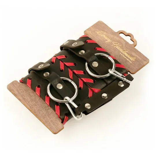 Оковы из натуральной кожи с отделкой из красной кожи