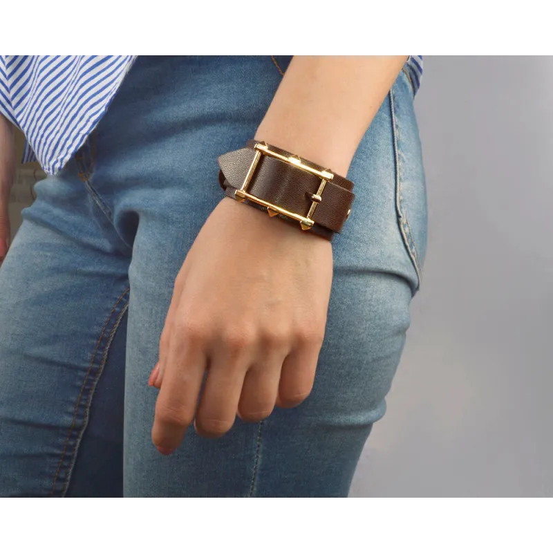 Браслет с пряжкой